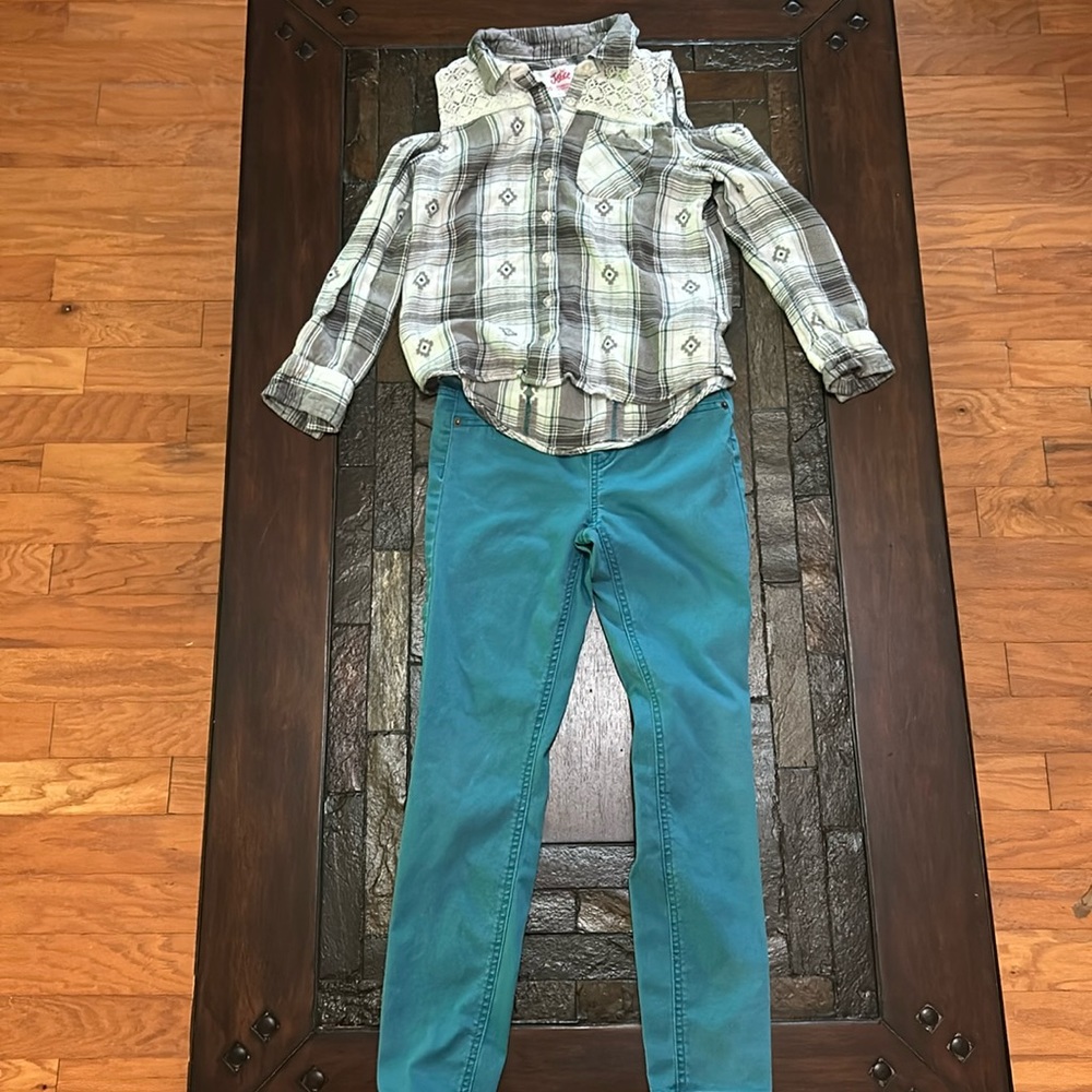 Girl’s Justice Outfit
